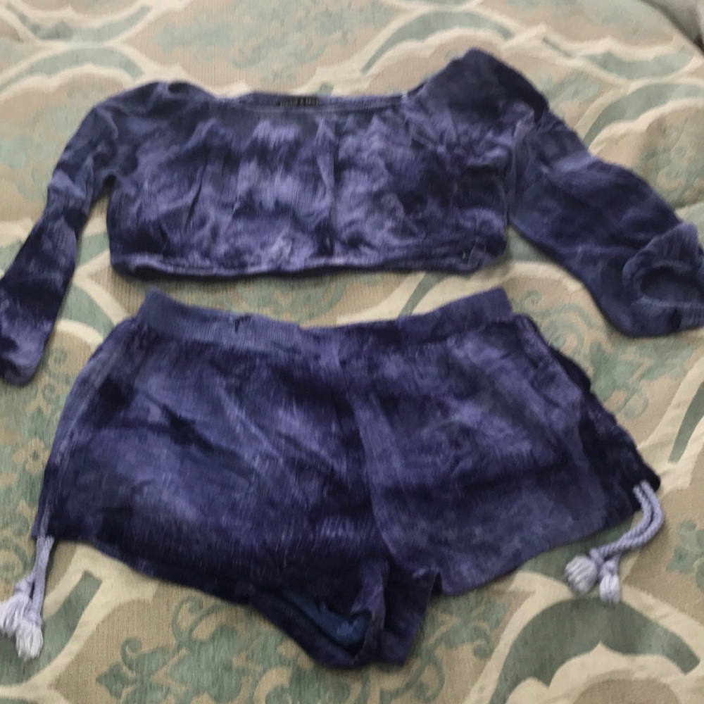 Blue tye-dyed crop top and short set